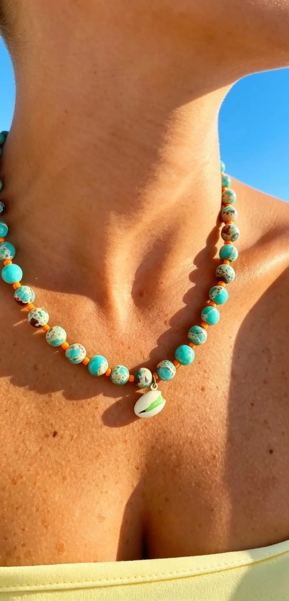 Pistachio Muse Necklace — vista alternativa